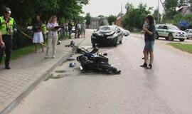 Doviluose sužeisti du motoroleriu važiavę vaikinai