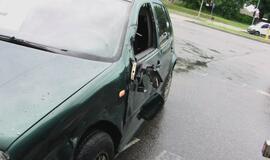 Vilkikas ir vėl prispaudė neatidų vairuotoją