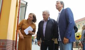 M. Mažvydo alėjos suoliukai - "Vakarų ekspreso" redakcijoje