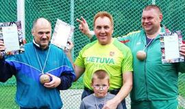 Veteranai varžėsi svorių metimo varžybose