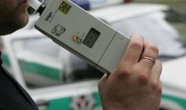 Girtas vairuotojas siūlė siūlė 210 litų kyšį