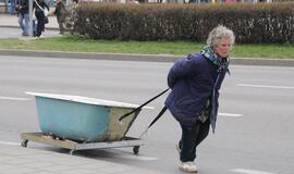 Kretinga remtinus žmones krausto į kaimą