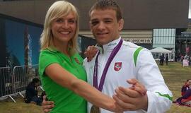 Londone Vlada Musvydaitė-Baranauskienė užfiksuota šokanti su Aleksandru Kazakevičiumi