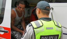 Taksi automobilis partrenkė dviratininką