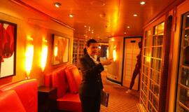 Laive "Costa Pacifica" nuo blizgesio svaigsta galva