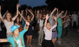 Salsą šokantys klaipėdiečiai nusimetė drovumo drabužius