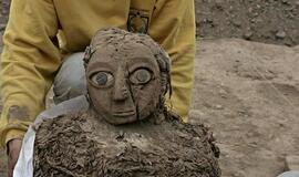 Japonijoje rasta šeima, virtusi mumijomis