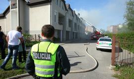 Klaipėdoje dega kotedžai