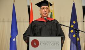 Kanadietė oficialiai tapo pirmąja rektore Lietuvoje