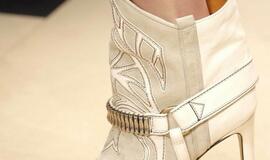 Madingiausi sezono aksesuarai, šukuosenos ir makiažas