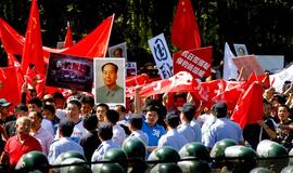 Tūkstančiai žmonių dalyvavo demonstracijoje prie Japonijos ambasados Pekine