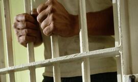 Už viešosios tvarkos pažeidimą sulaikytas vyras pasikorė areštinėje