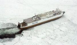 Arkties jūrų kelias 2013-aisiais bus atviras ištisus metus, teigia mokslininkai