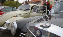 Klasikiniai automobiliai atsisveikino su vasara