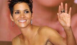 Karščiausia Bondo mergina - Halle Berry