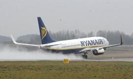 "Ryanair": bilietai kainuos daugiau