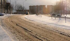 Kelininkai ragina saugotis dėl sniego susidariusių slidžių ruožų