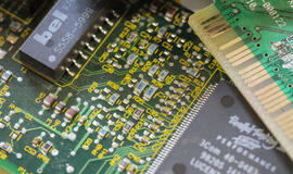 Lėktuvų prietaisai - amerikiečių automobiliams