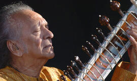 Mirė sitaro legenda Ravi Šankaras
