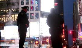 Niujorke sulaikyta vyrą po traukinio ratais nustūmusi moteris