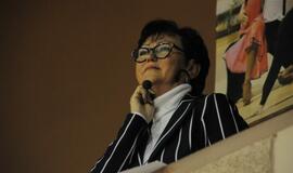 Į pasaulio čempionatą - paskui papūgėlę