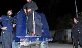 Talibų kovotojai užpuolė oro uostą Pakistane