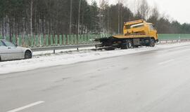 Eismo sąlygas kai kur sunkins plikledis ir rūkas