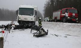 Per avariją Saugų kaime žuvo 4 žmonės (video)