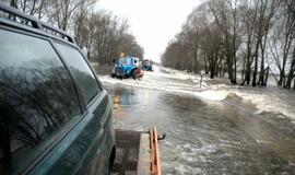Naujametis potvynis apsėmė kelius, kaimus ir sodybas