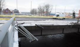 Po naktinės avarijos - sumaitotas Pilies tiltas