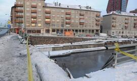 Po naktinės avarijos - sumaitotas Pilies tiltas