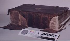 Šilutės muziejuje eksponuojama 300 metų Biblija