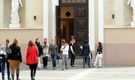 Siūloma universitetuose nediskriminuoti vyresnių dėstytojų