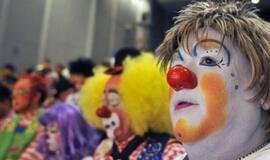 Tyrėjai: vienatvė ir jos alter ego – juokas – užkrečiamos būsenos