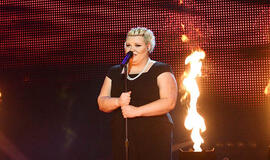 „X Faktoriaus“ lyderės pasirodymui pakibus ant plauko, mentorius ja rūpinasi lyg dukra