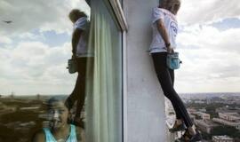 Norėdamas paremti F. Castro, „žmogumi voru“ vadinamas prancūzas kopė viešbučio Havanoje fasadu