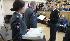 Diplomų įteikimas Lietuvos policijos mokyklos absolventams