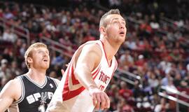 Donatas Motiejūnas pelnė 10 taškų, Rockets" įveikė Vakarų konferencijos lyderius