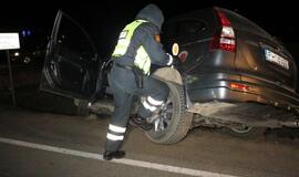 Dėl alkoholinės komos vairuotoja išvežta į ligoninę