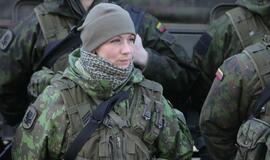 Kariai tobulina šaudymo įgūdžius