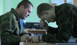 Kariai tobulina šaudymo įgūdžius