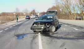 Svečius skolintu automobiliu vežiojęs jaunuolis - ligoninėje