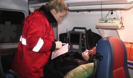 Dėl alkoholinės komos vairuotoja išvežta į ligoninę