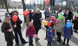 Teatrinėje misijoje "Balionai" į dangų pakilo 100 balionų