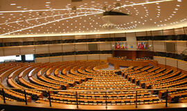 Rinkimai į Europarlamentą paankstinti dviem savaitėmis