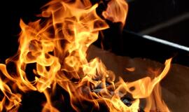 Brazilija: plėšikai sudegino savo auką, kurios kortelės sąskaitoje buvo per mažai pinigų