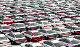 Europos automobilių gamintojų pardavimai kovą smuko