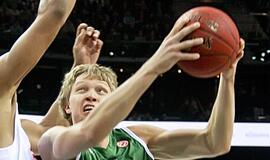 Mindaugas Kuzminskas uždainavo „Žalgirio radijo“ eteryje