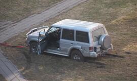 Veją kieme niokojantys automobiliai