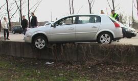 Apalpęs vairuotojas sudaužė tris automobilius